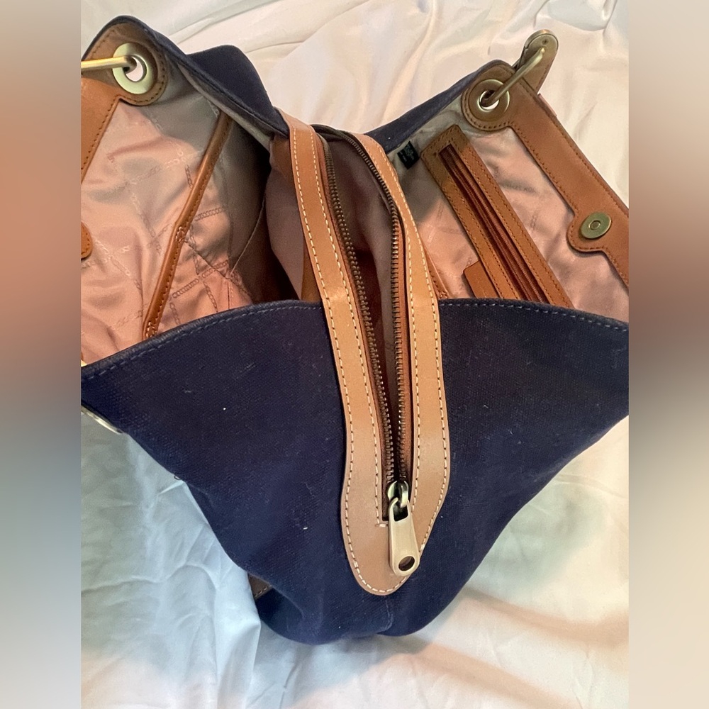 Michael Kors Raven Pocket Shoulder Tote - Picture 10 of 10